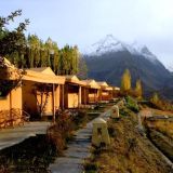 Pakistan: accommodation, food, transport, business